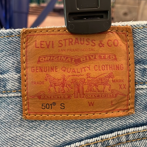 Levi’s classic jeans with no stretch - Picture 4 of 8